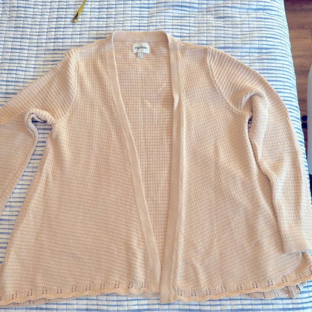 Cream Pre-owned/Like New Rhythm Cardigan Sweater Size Medium